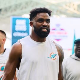 Raheem Mostert Dolphins pic