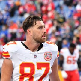 Travis Kelce Chiefs pic